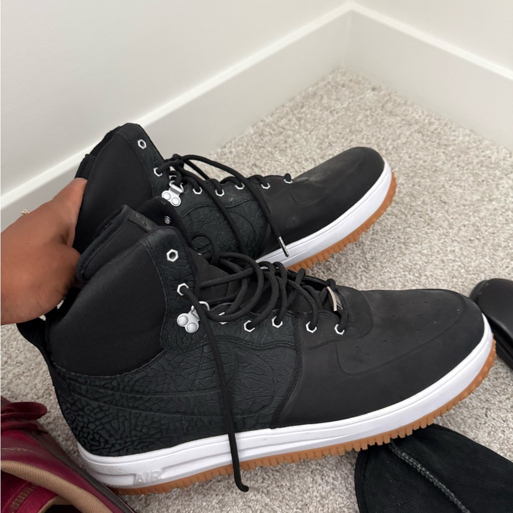 Men’s sneakers size 17 Nike